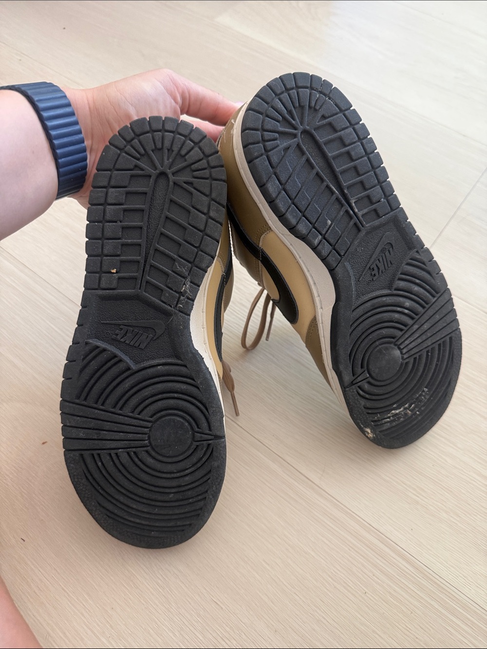 Nike Men’s Low-Top Sneakers in Tan and Black Swoosh - Picture 2 of 3